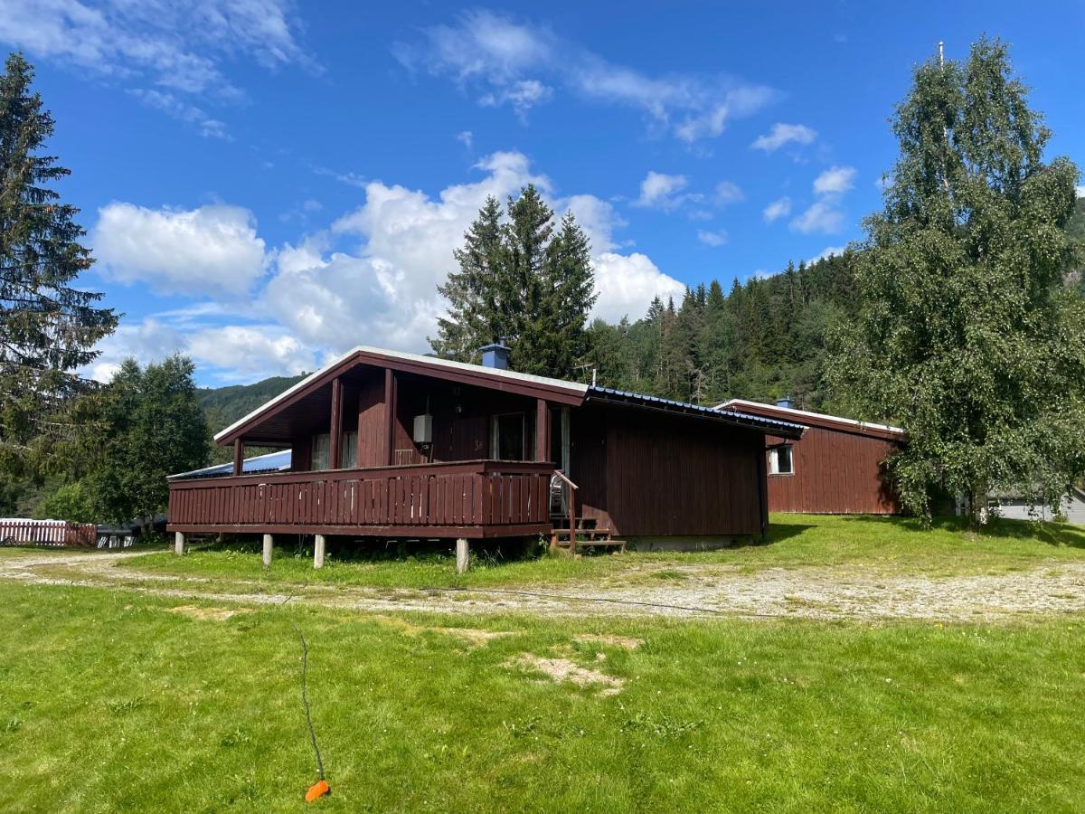 Midttun Camping Og Feriehytter Vossestrand Exterior foto