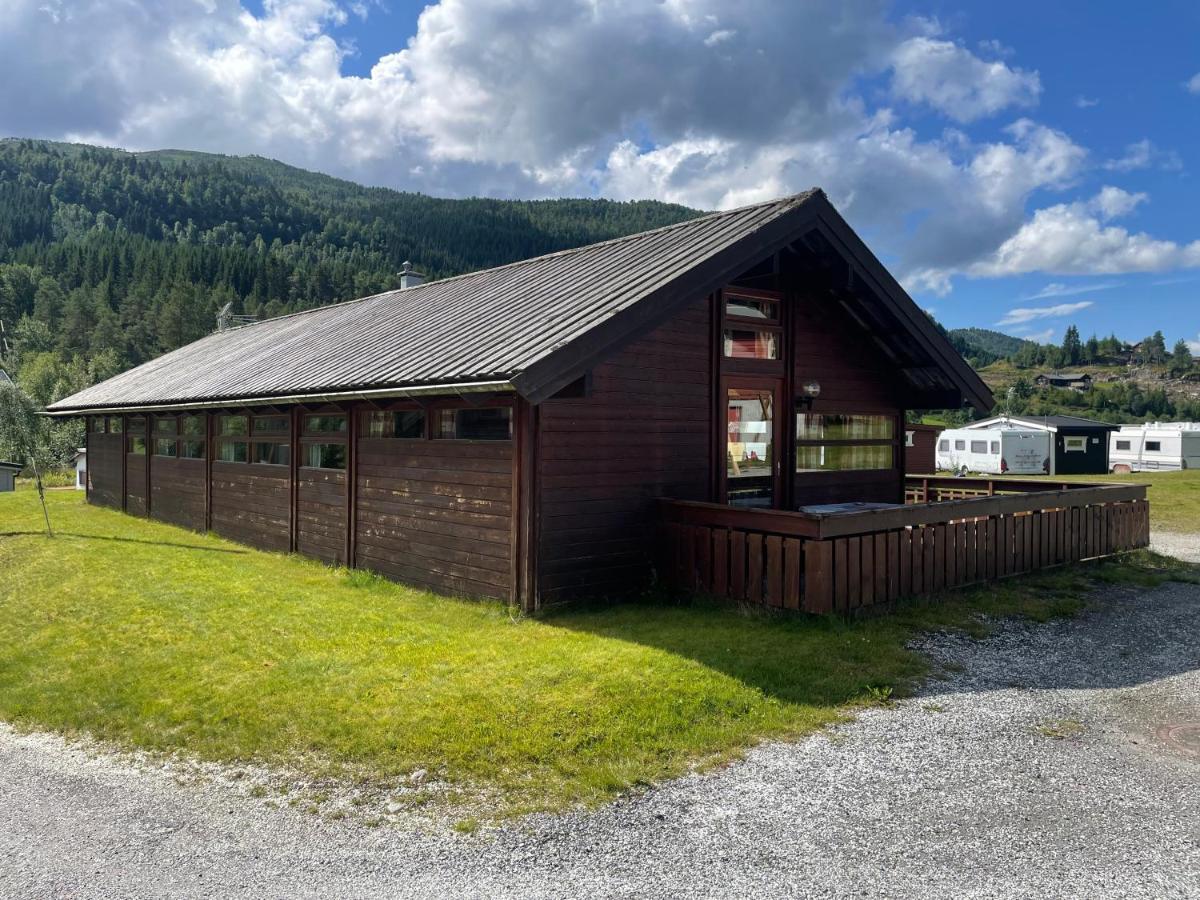 Midttun Camping Og Feriehytter Vossestrand Exterior foto